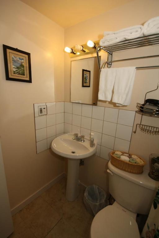 Villa Maria Country Inn Acheson 외부 사진