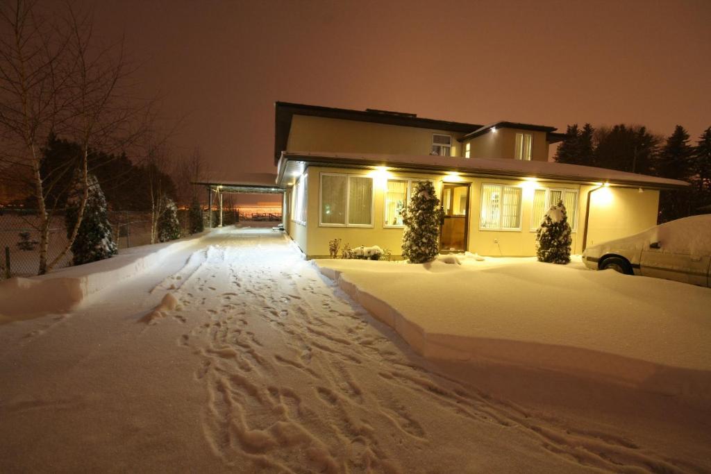 Villa Maria Country Inn Acheson 외부 사진