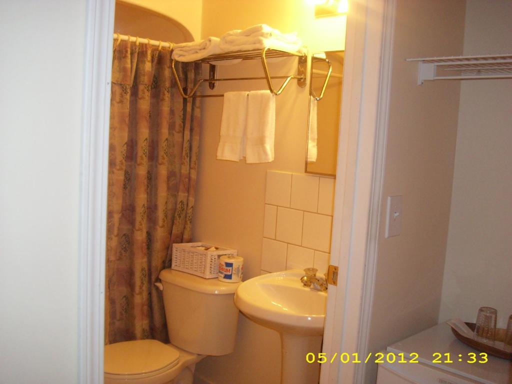 Villa Maria Country Inn Acheson 객실 사진