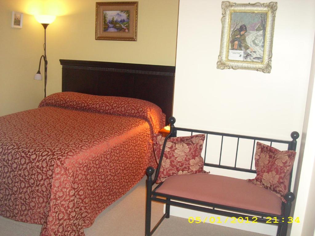 Villa Maria Country Inn Acheson 객실 사진