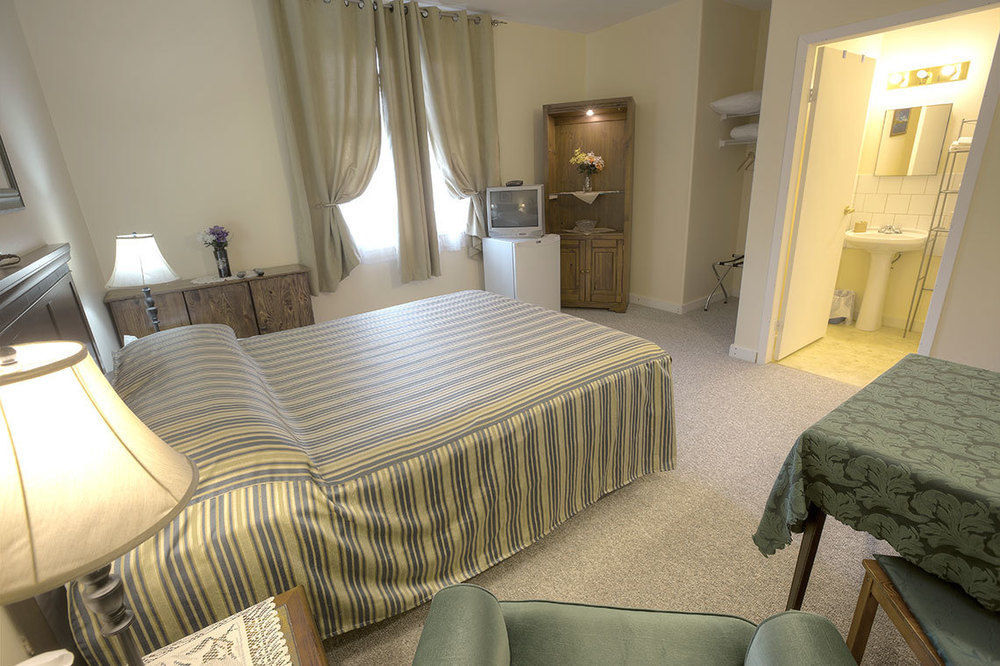 Villa Maria Country Inn Acheson 외부 사진