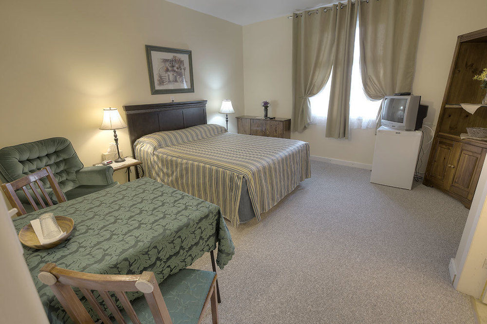 Villa Maria Country Inn Acheson 외부 사진