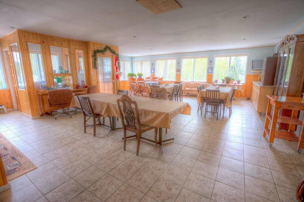 Villa Maria Country Inn Acheson 외부 사진