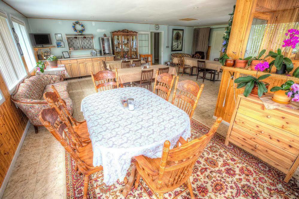 Villa Maria Country Inn Acheson 외부 사진